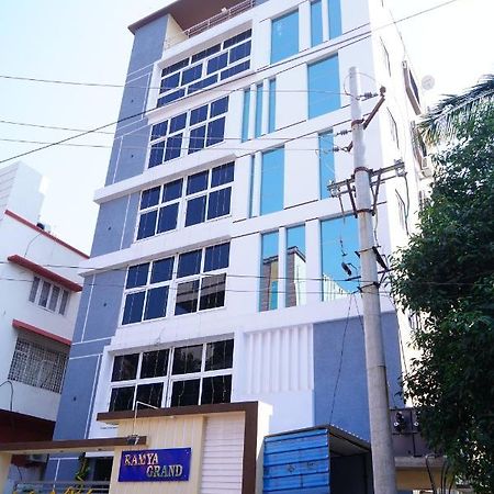 Ramya Grand Apartment Визакхапатнам Екстериор снимка