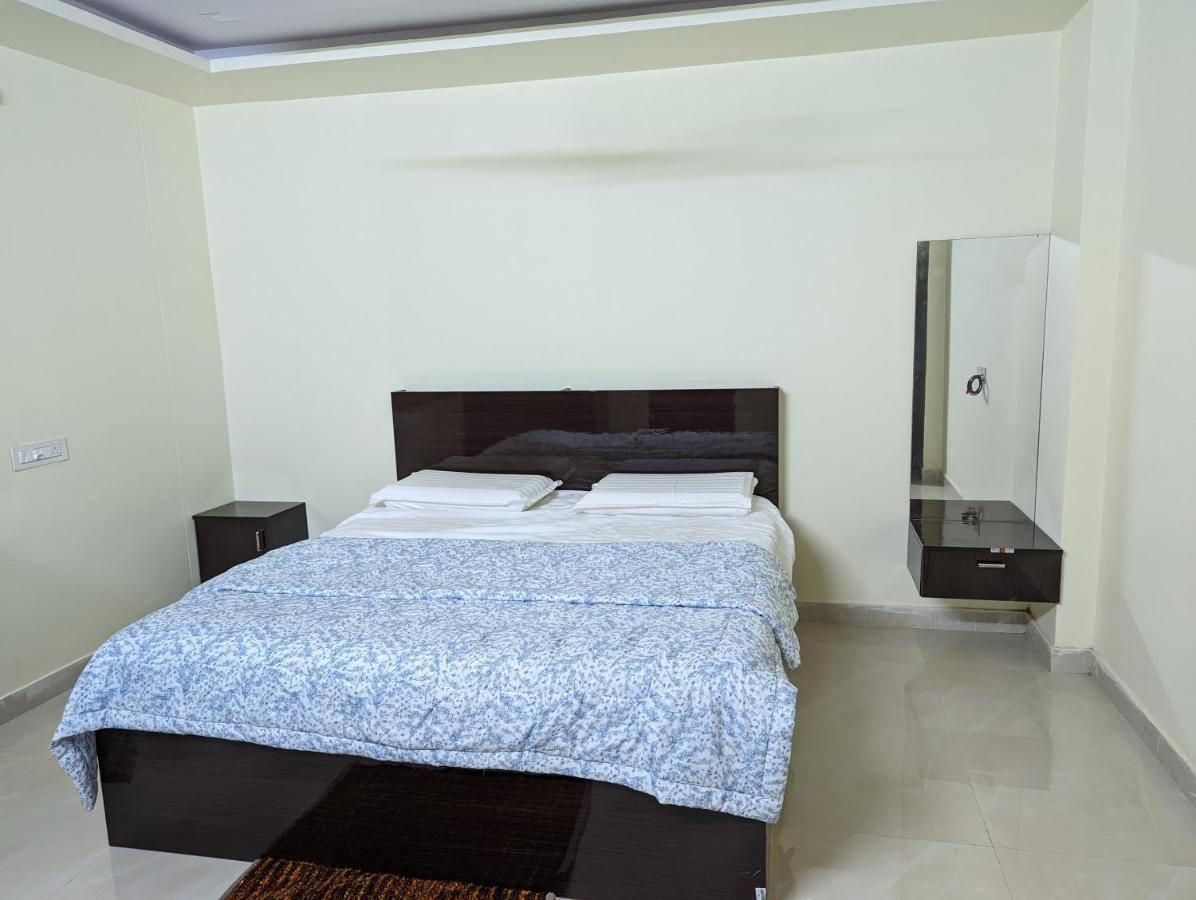 Ramya Grand Apartment Визакхапатнам Екстериор снимка