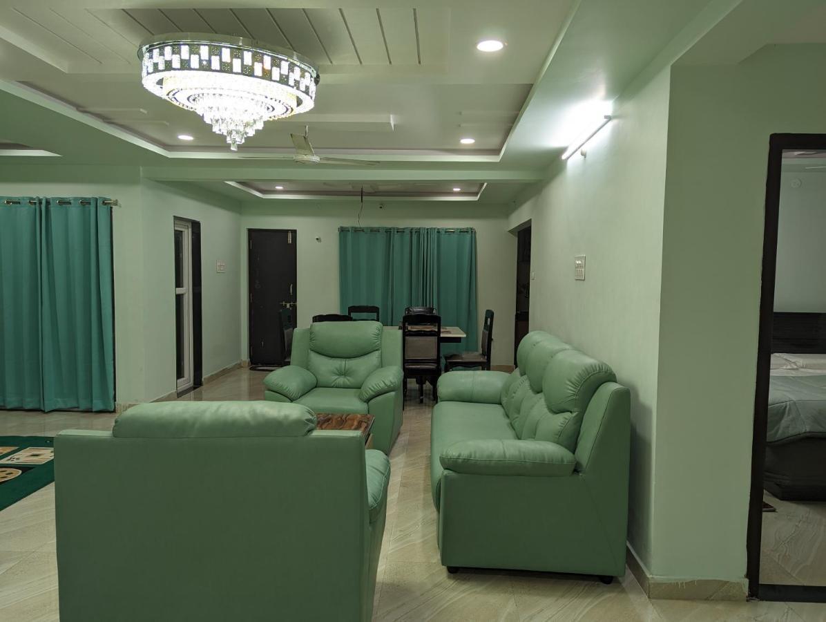 Ramya Grand Apartment Визакхапатнам Екстериор снимка