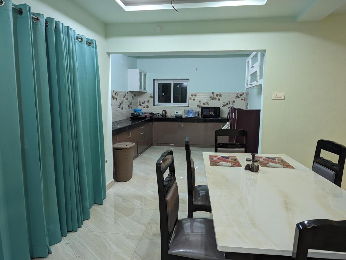 Ramya Grand Apartment Визакхапатнам Екстериор снимка