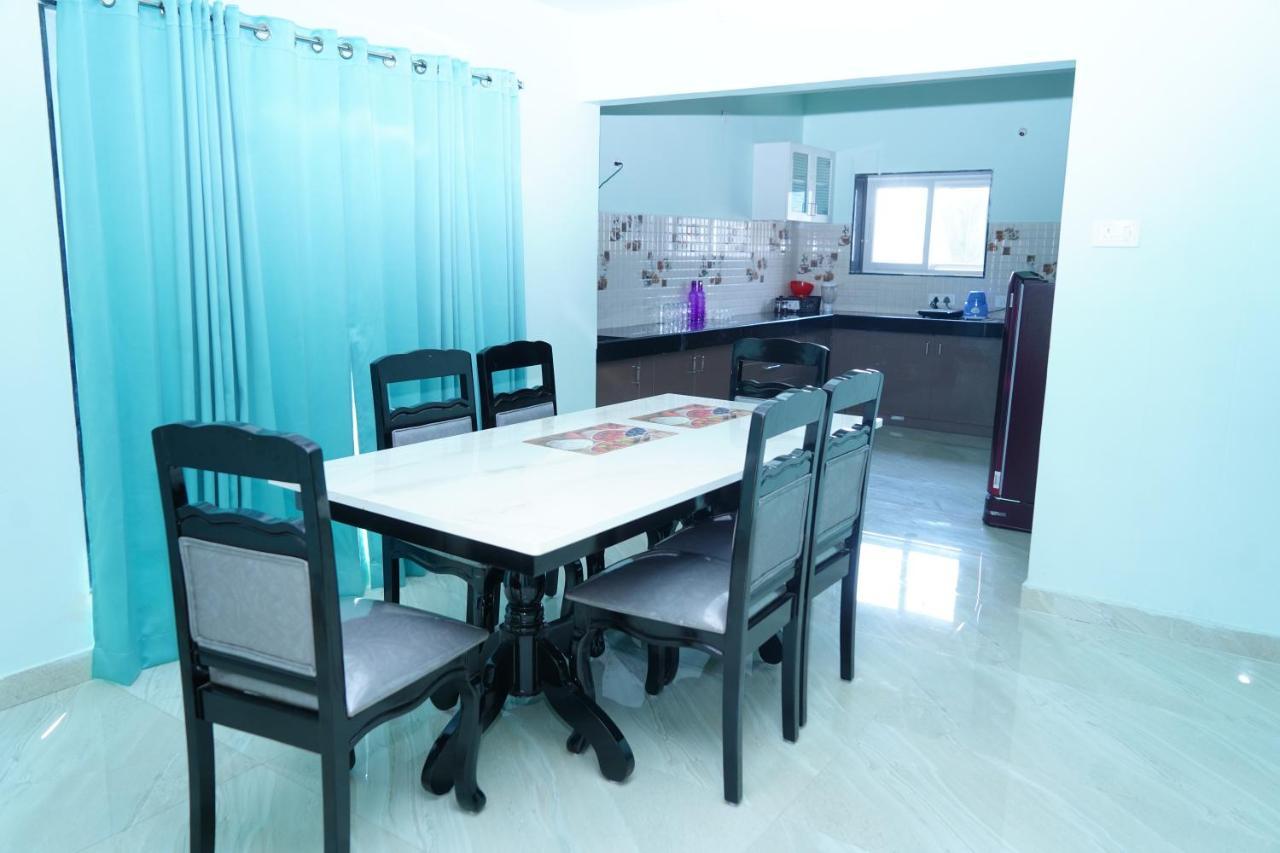 Ramya Grand Apartment Визакхапатнам Екстериор снимка