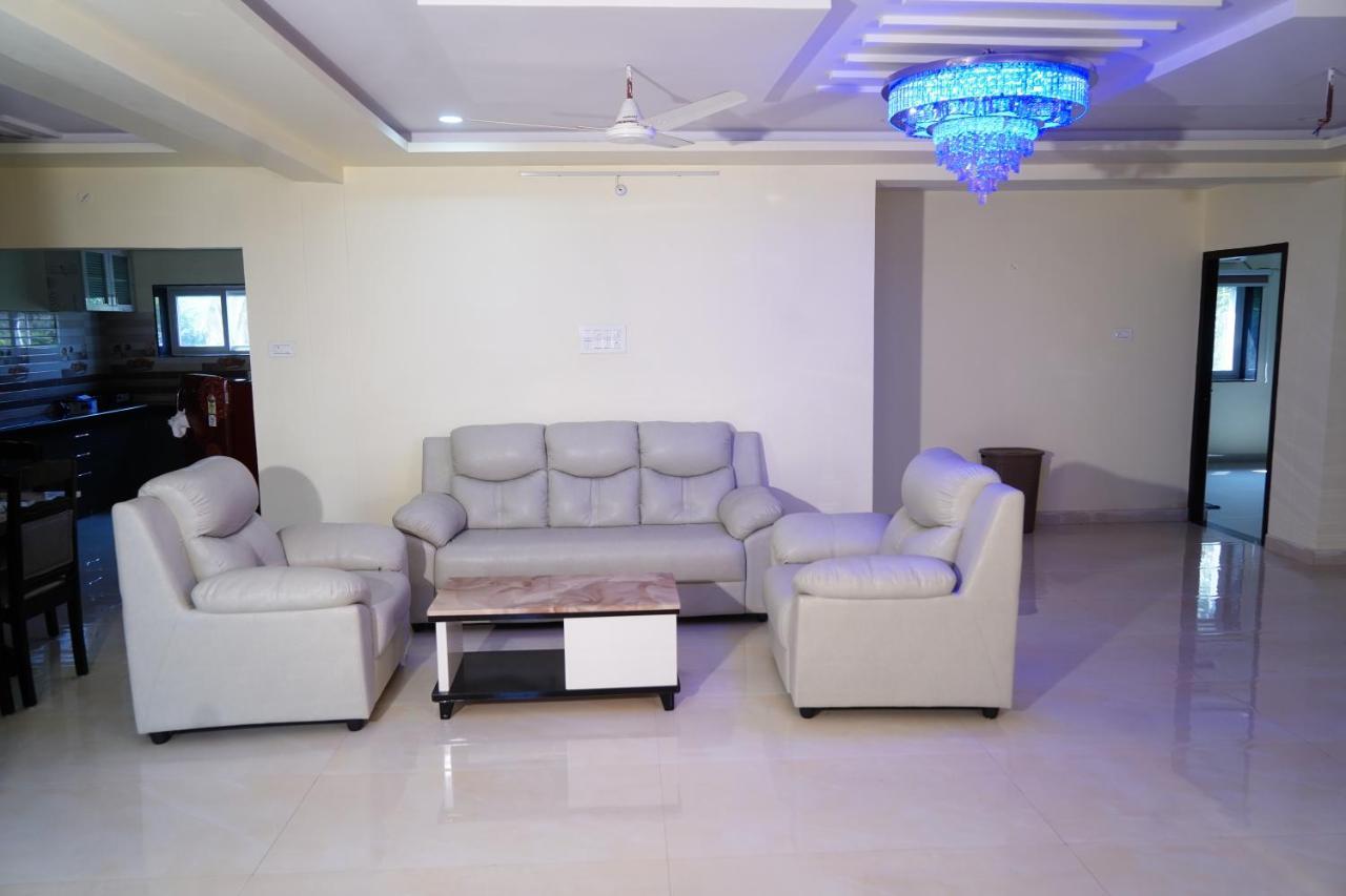 Ramya Grand Apartment Визакхапатнам Екстериор снимка