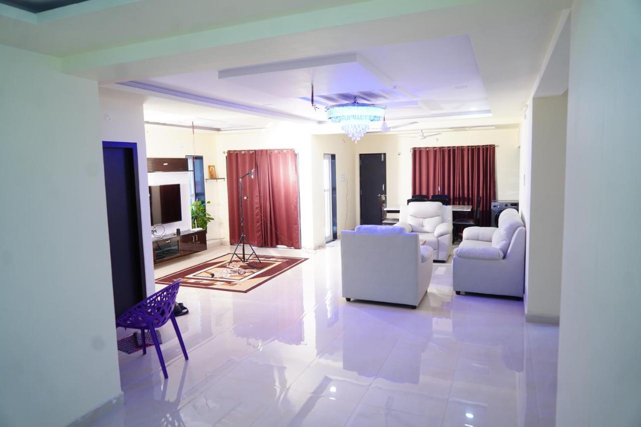 Ramya Grand Apartment Визакхапатнам Екстериор снимка